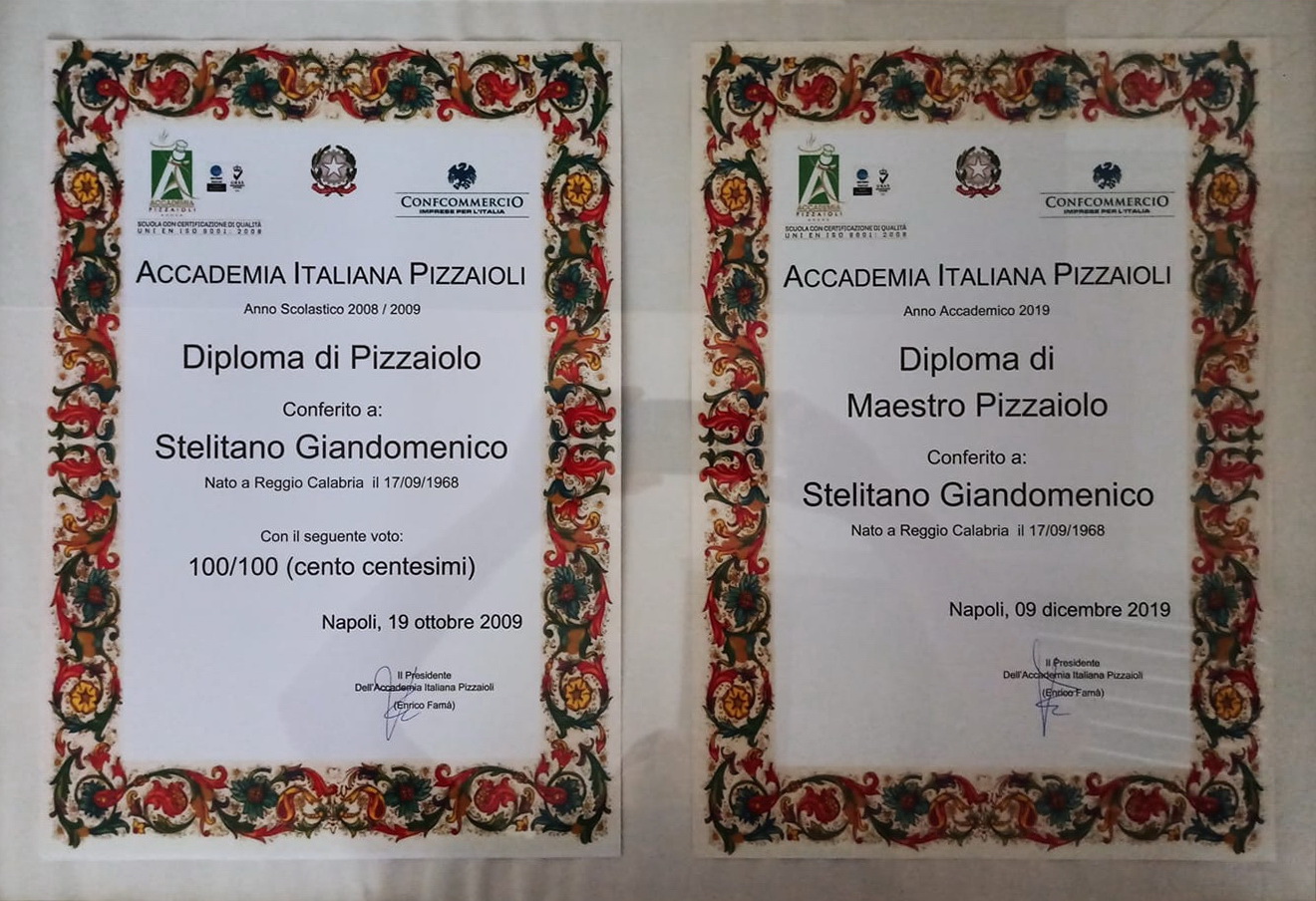 Dix ans après mon "Diplôme de Pizzaiolo", obtenu avec mention, l'Académie Italienne Pizzaioli m'a décerné le "Diplôme de Maître Pizzaiolo"